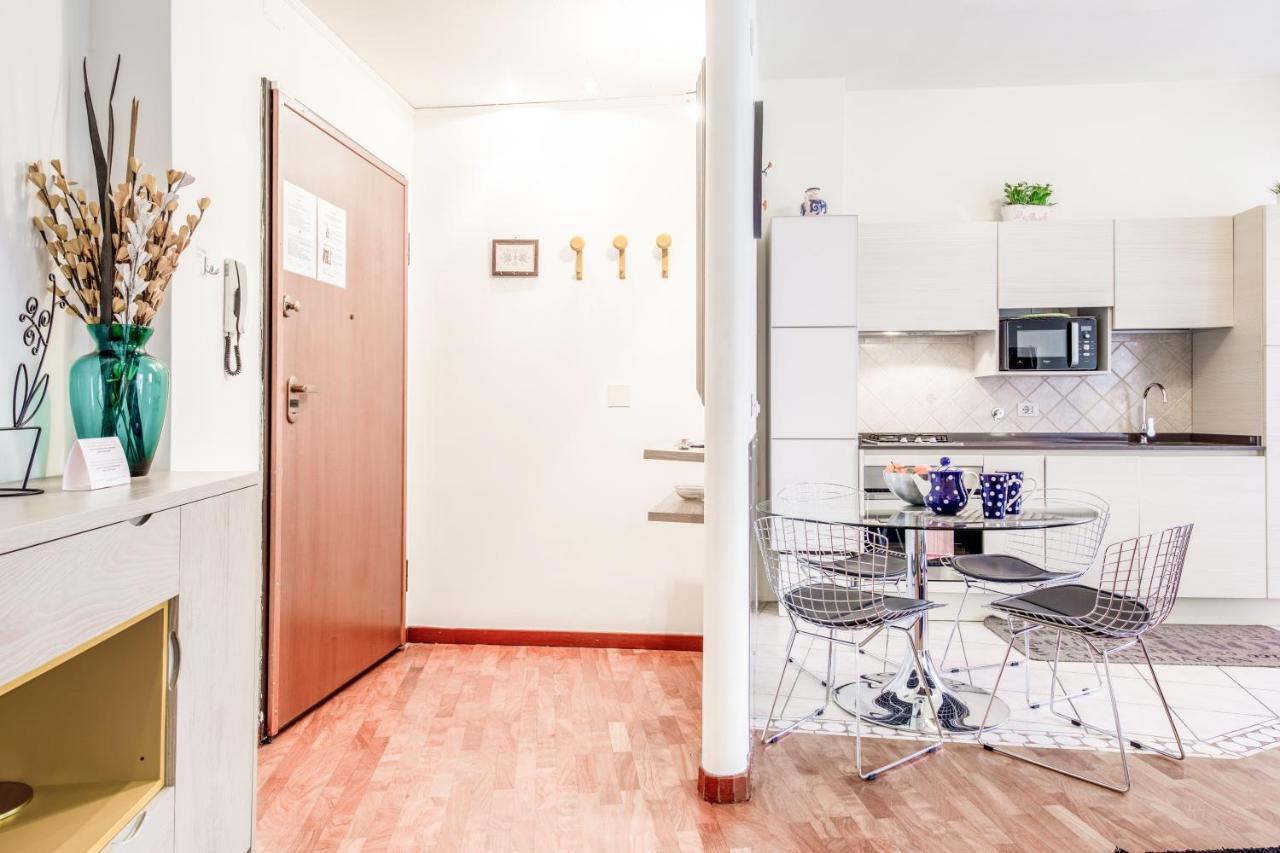 Guesthost - Elegant Ponte Vecchio Apartment Florence